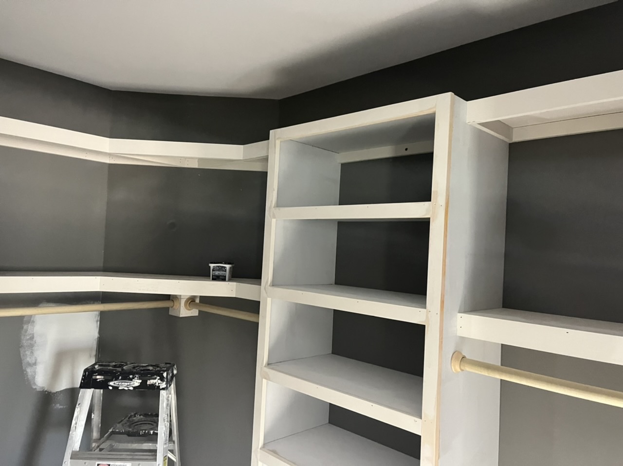 Walk-in-Closet in Process