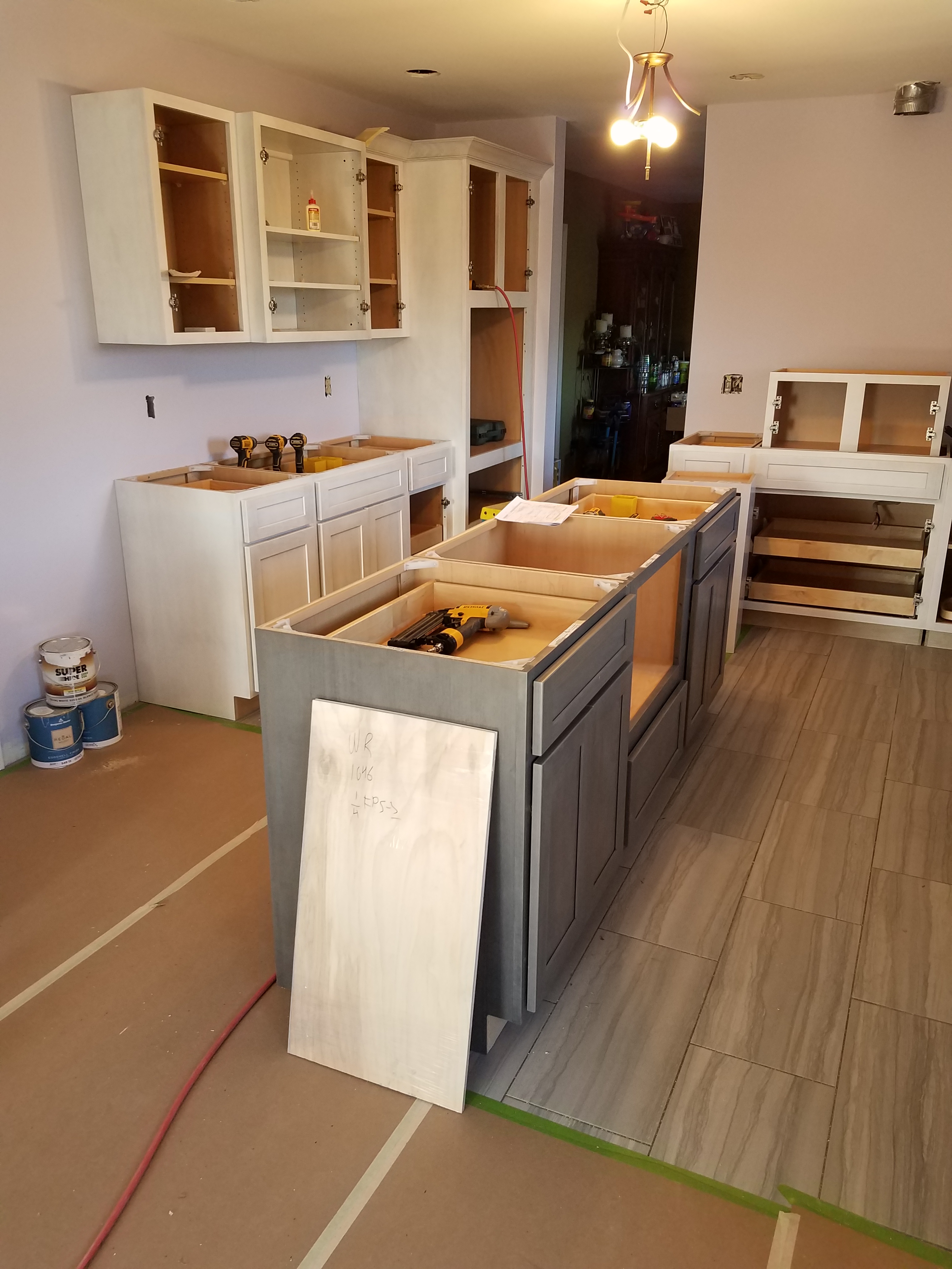 Kitchen Island / Cabinets