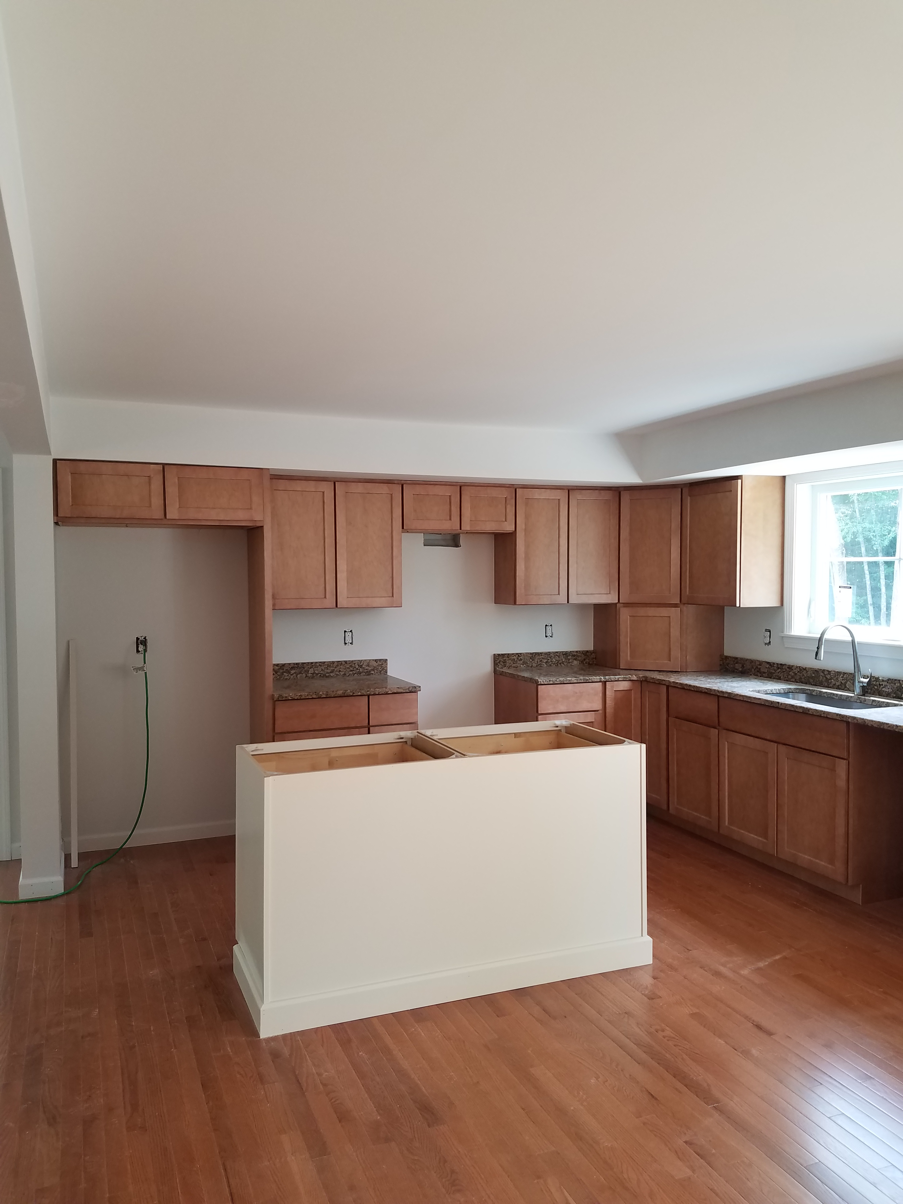Kitchen Cabinets / Island