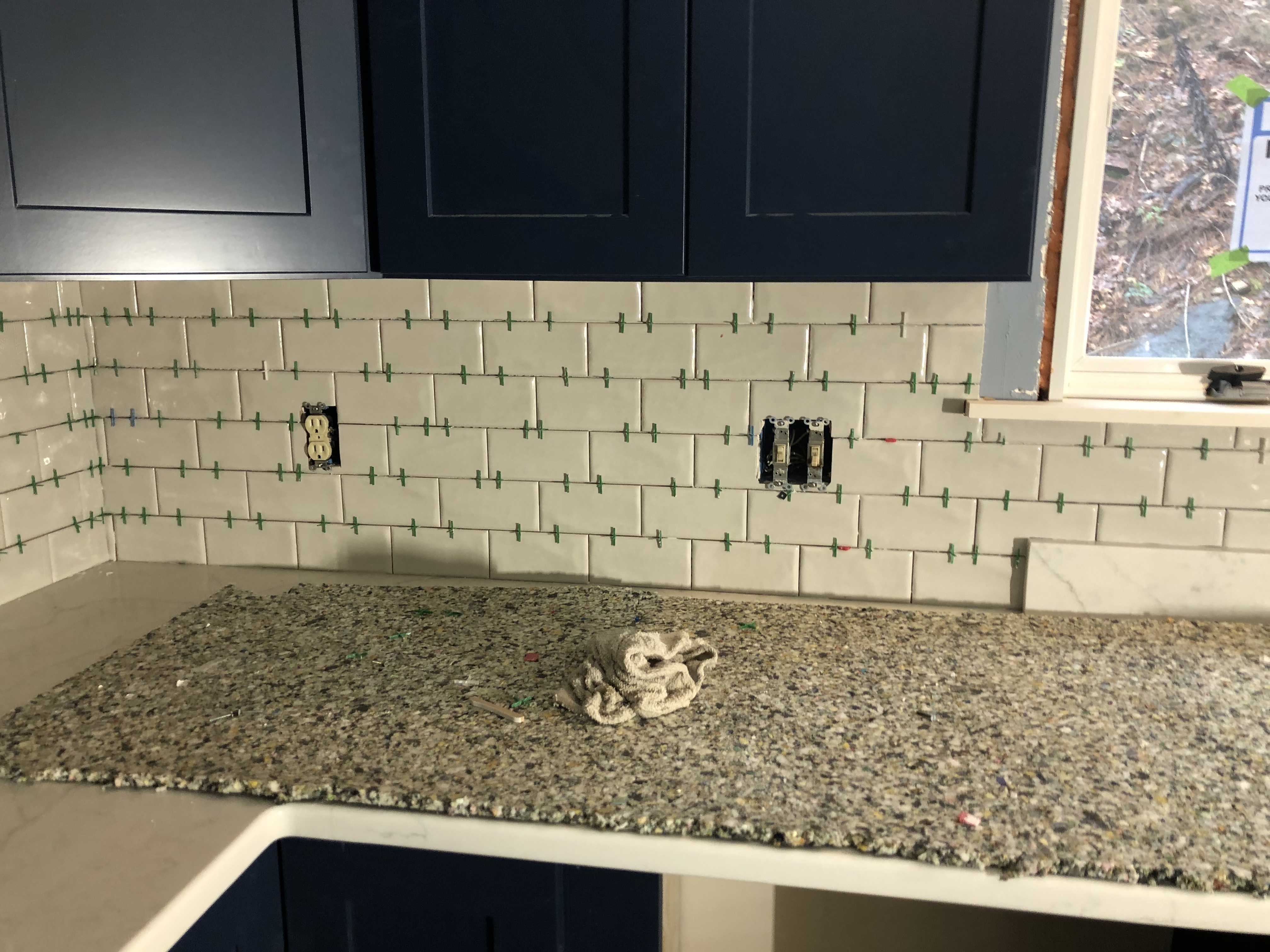 Kitchen Counter / Backsplash